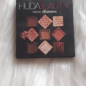 Huda Beauty Mauve Obsessions Palette